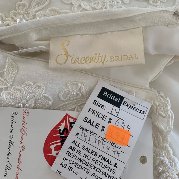 🚫SOLD🚫Sample Wedding Dress Mermaid long Tail Light white ivory lace Sz 14 - Picture 6 of 9